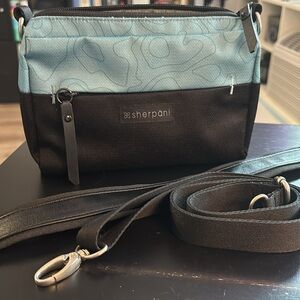 Sherpani skye crossbody